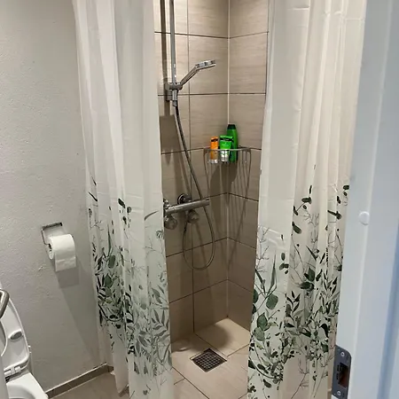 Mini 1 * بيلوند